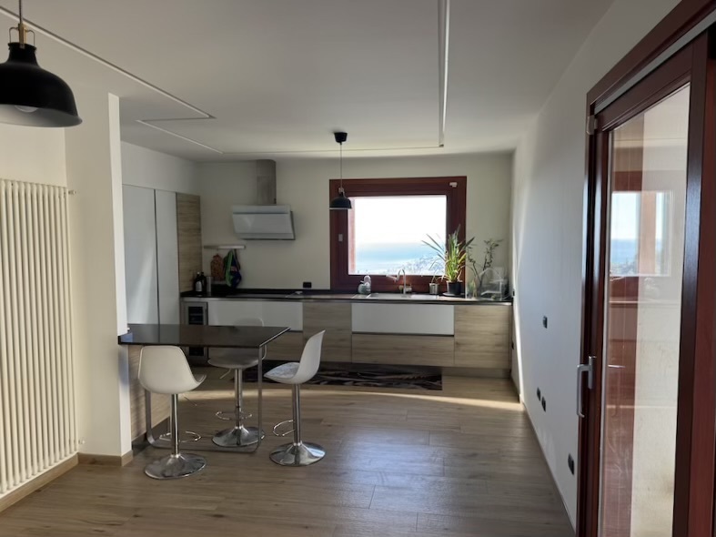 Casa indipendente con giardino in via poggio, Castellaro