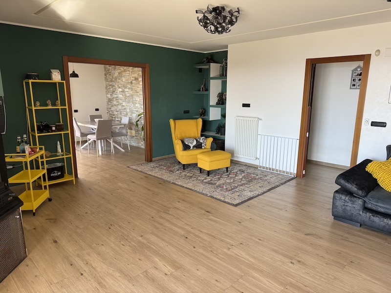 Casa indipendente con giardino in via poggio, Castellaro