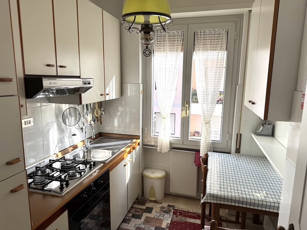 Bilocale con box in via papa giovanni xxiii, Taggia