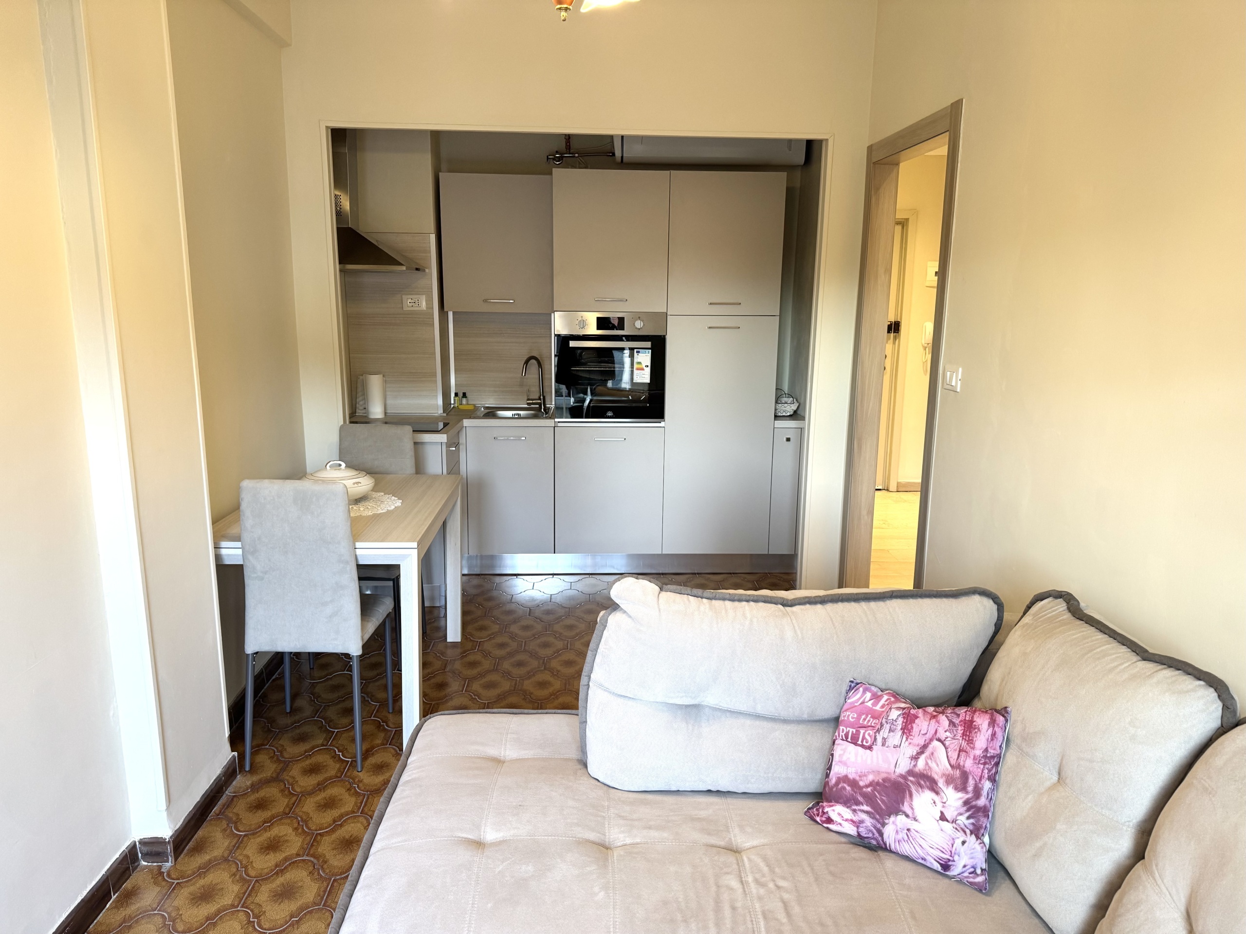 Bilocale in vendita in via nuvolone, Taggia