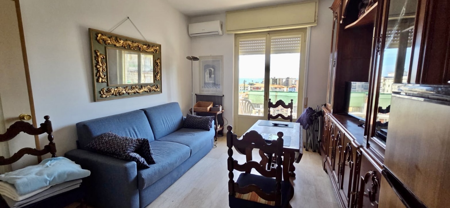 Bilocale vista mare in via san francesco, Taggia