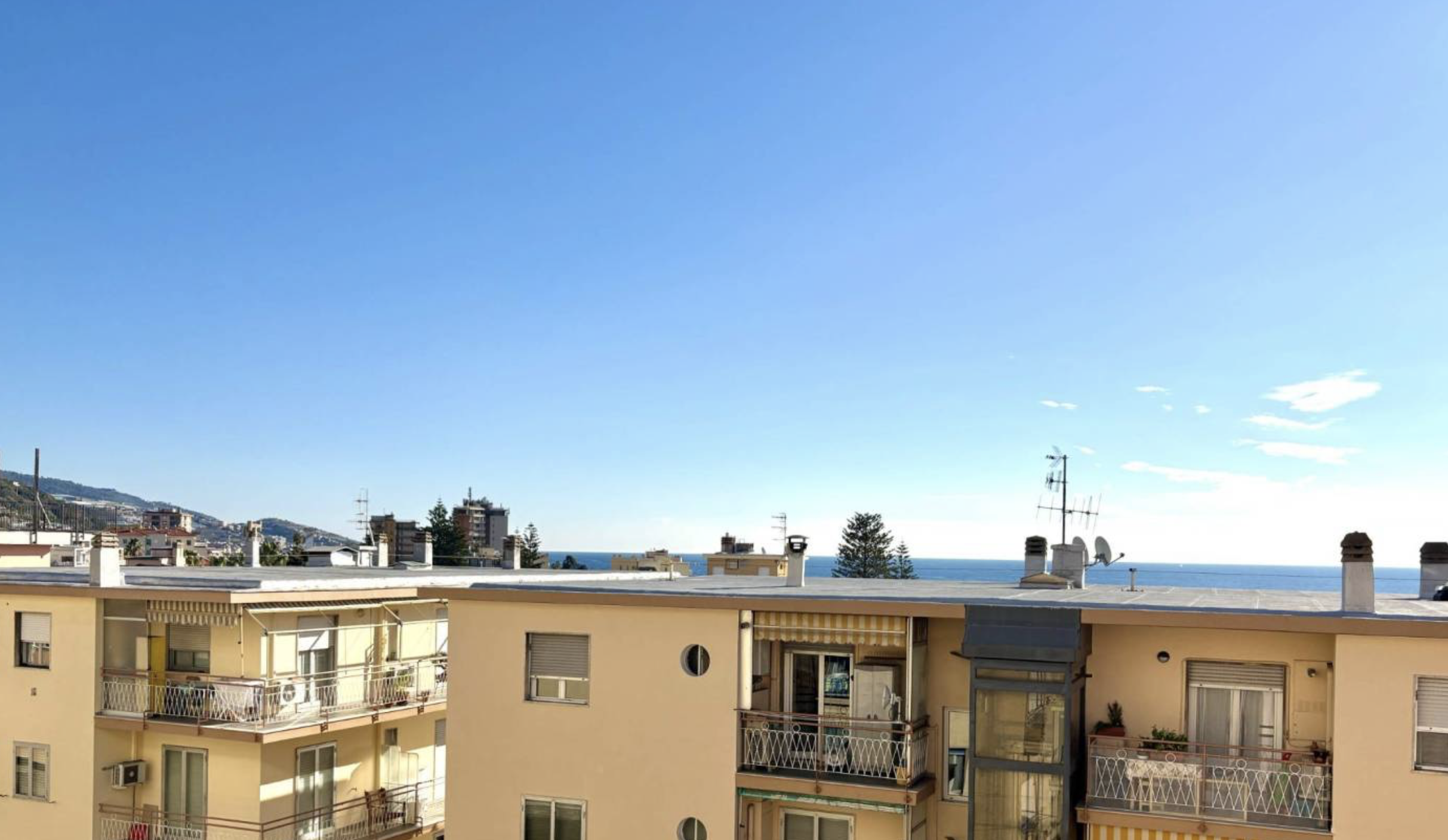 Quadrilocale con terrazzo in via aurelia ponente, Taggia