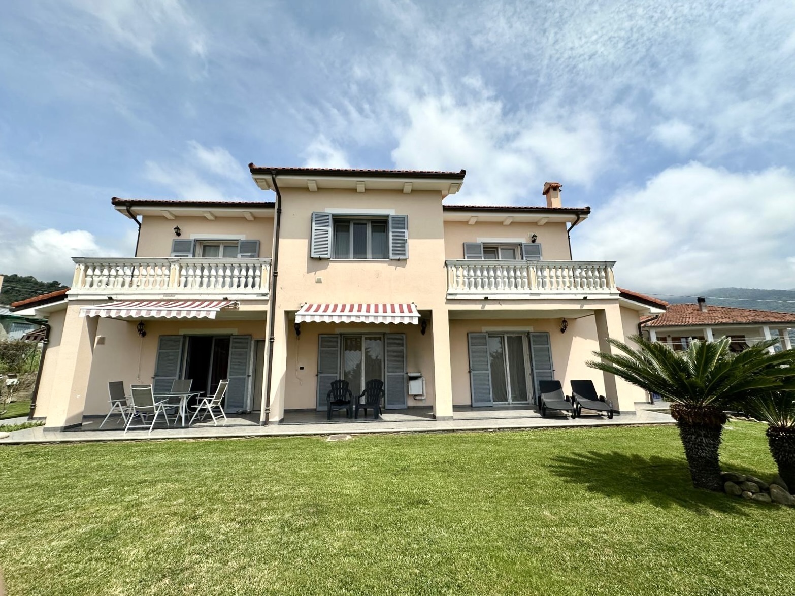 Bilocale con giardino in regione settemonti, Taggia