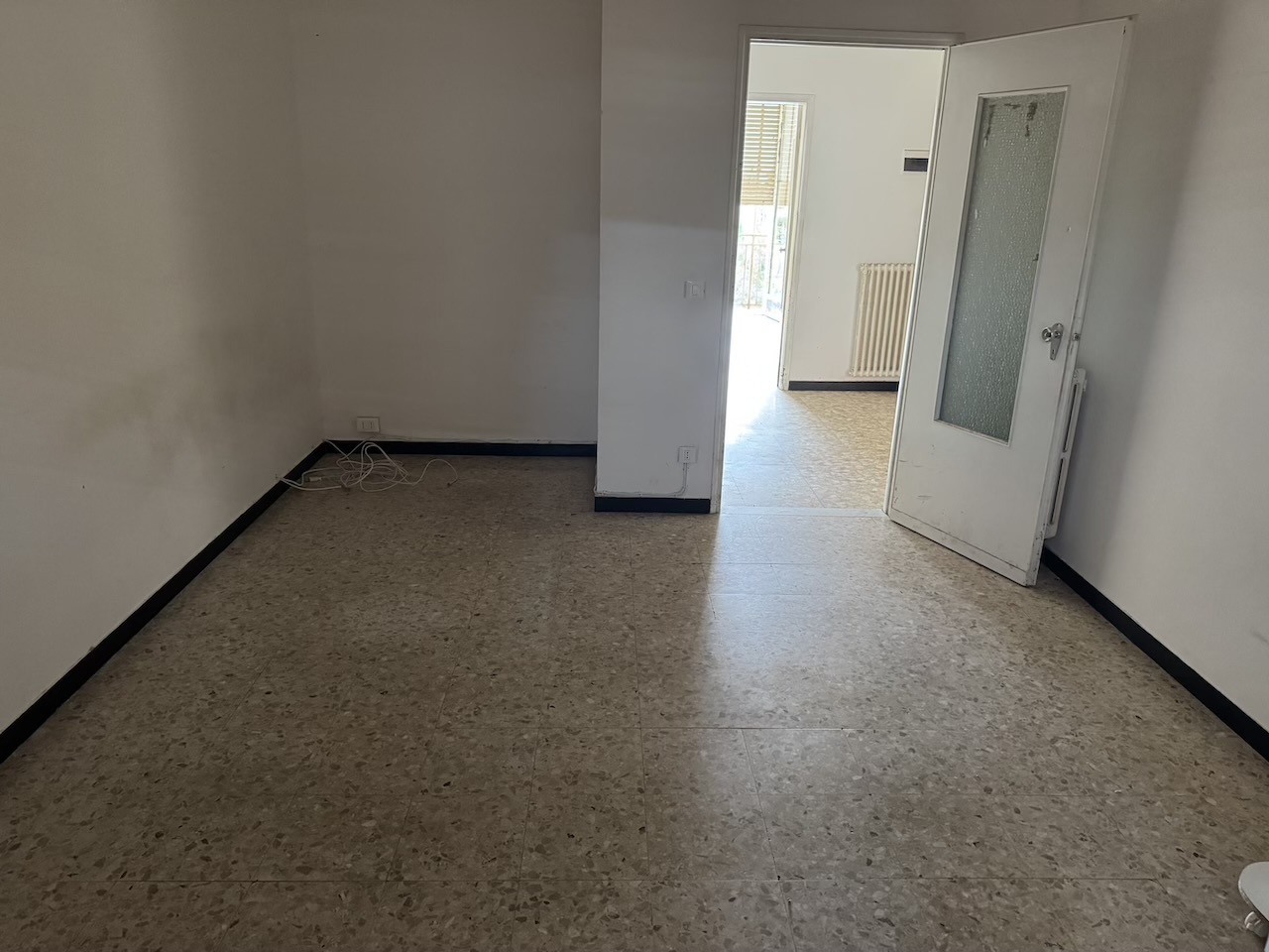Appartamento con terrazzo in via nino pesce, Taggia