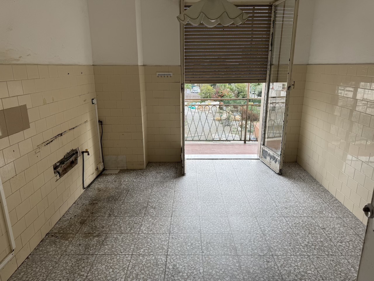 Appartamento con terrazzo in via nino pesce, Taggia
