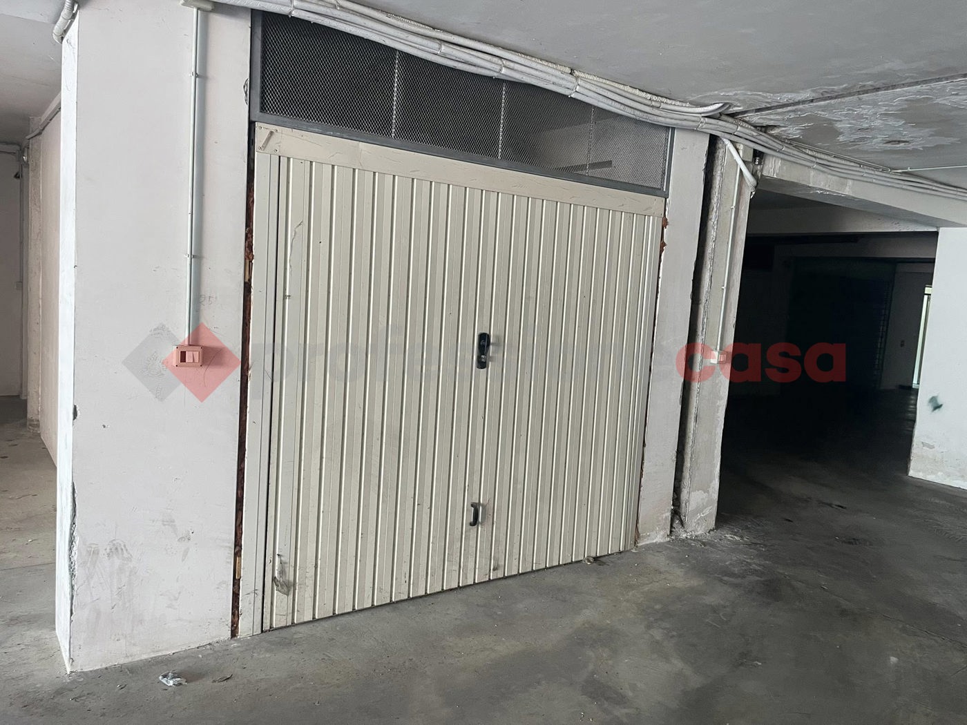 Box/Garage 13mq in vendita a Vitulazio