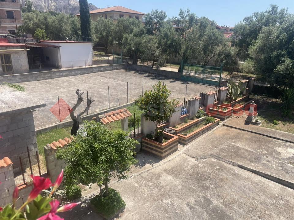 Trilocale da ristrutturare a Vitulazio