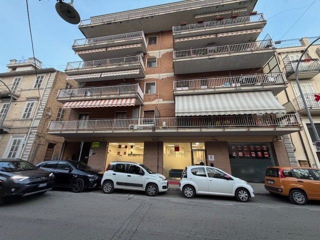 Box/Garage 60mq in vendita in via ugo bassi 87, San Benedetto del Tronto