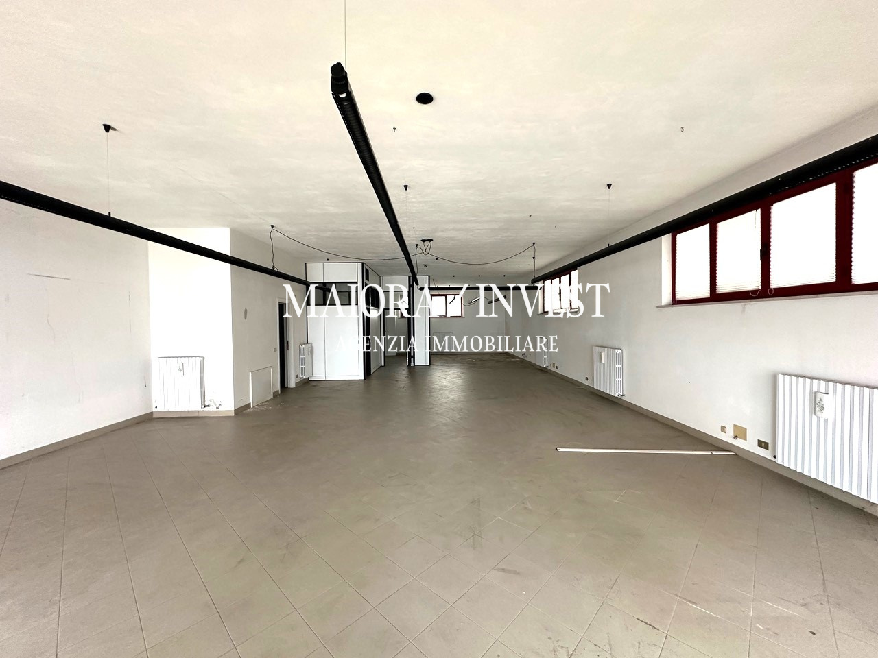 Locale commerciale in affitto a Martinsicuro