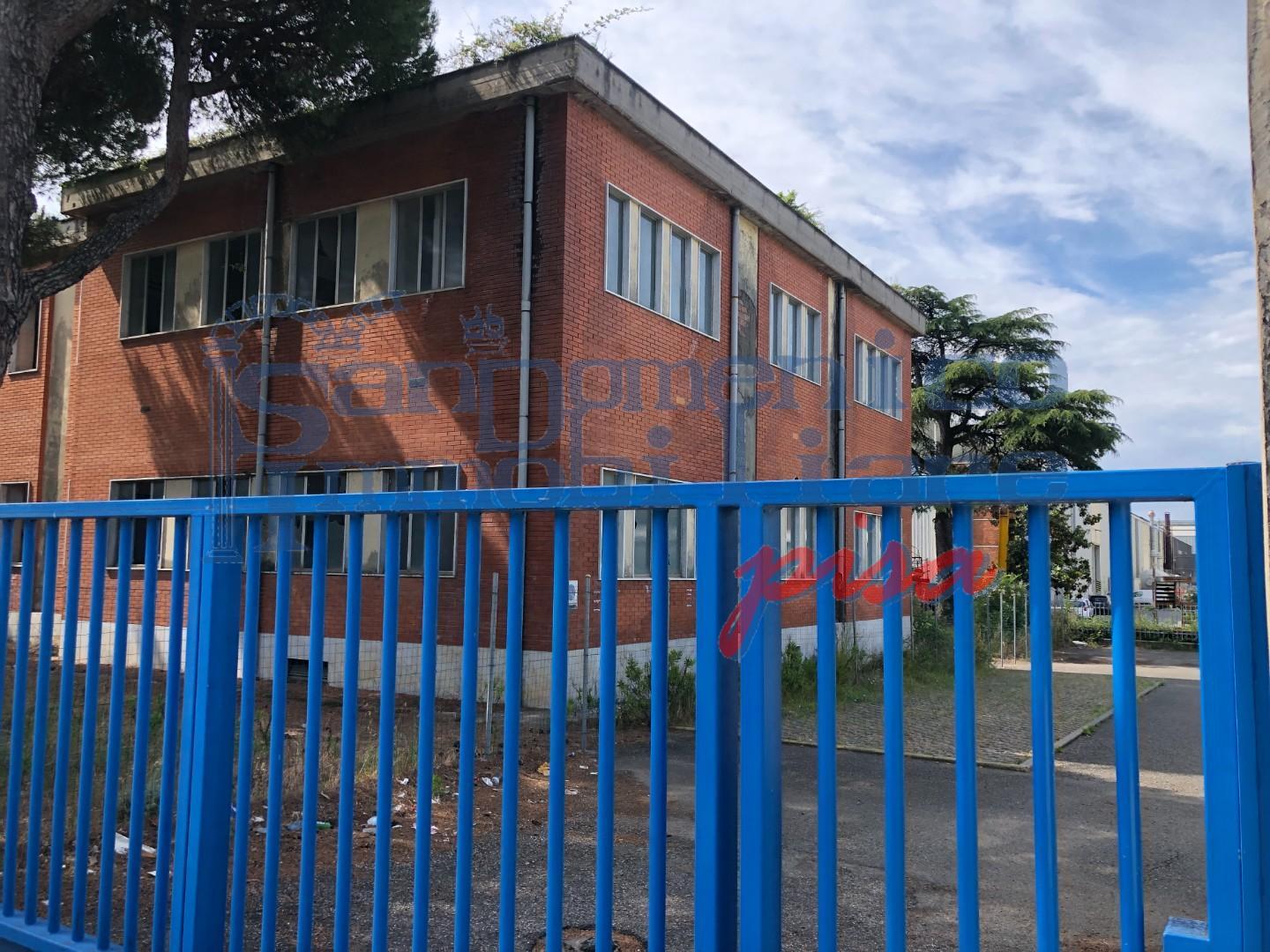 Ufficio da ristrutturare, Massa centro