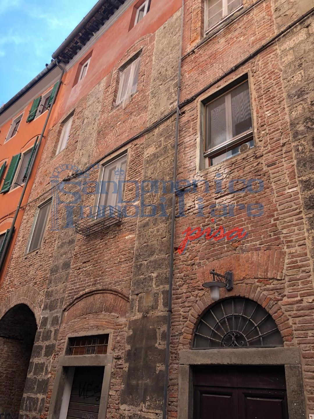 Trilocale arredato in affitto, Pisa borgo stretto