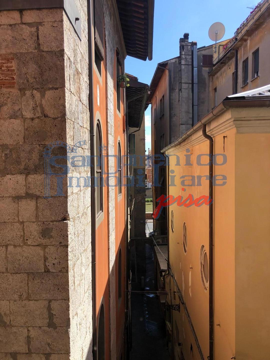 Trilocale arredato in affitto, Pisa borgo stretto