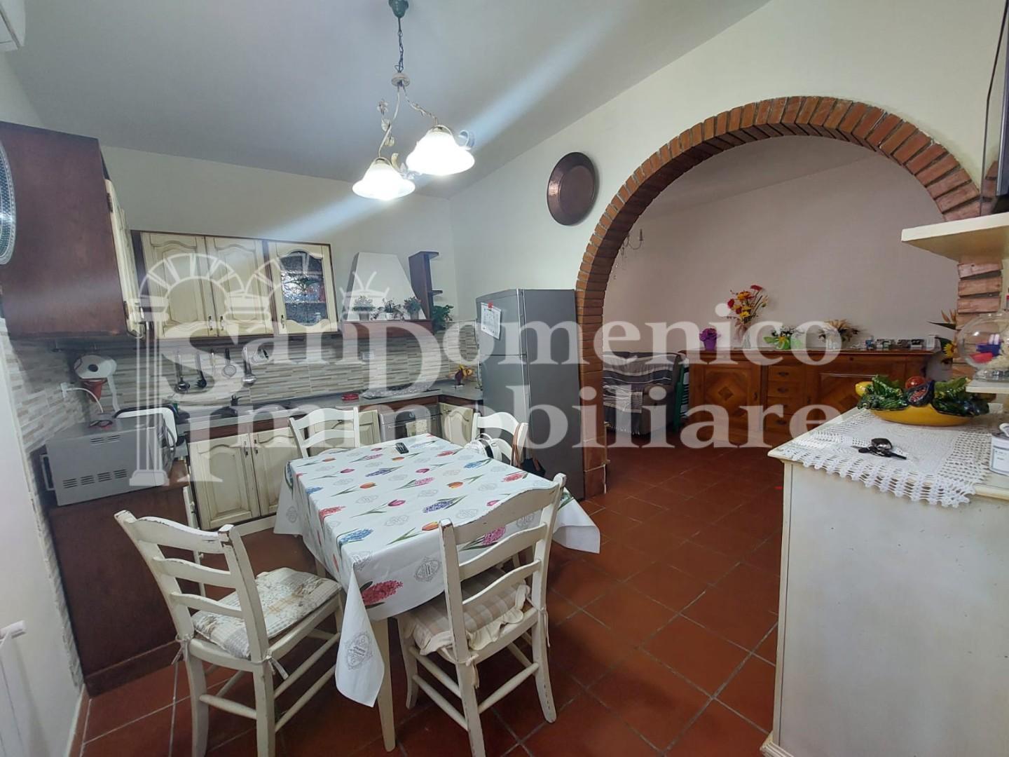 Casa indipendente con giardino, Calcinaia fornacette