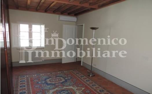 Trilocale arredato in affitto a Cascina