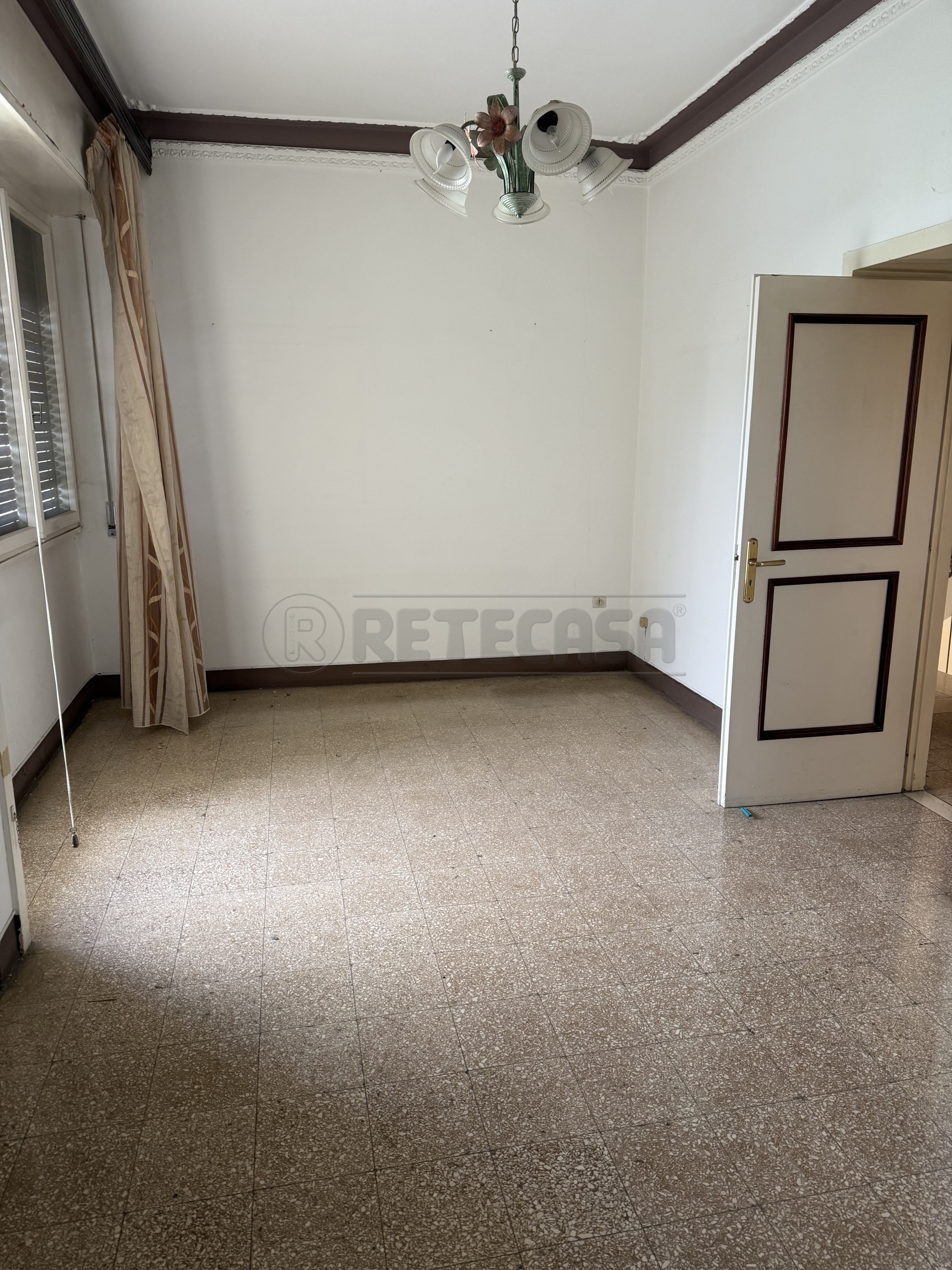 Appartamento da ristrutturare in viale della libert 56, Nard