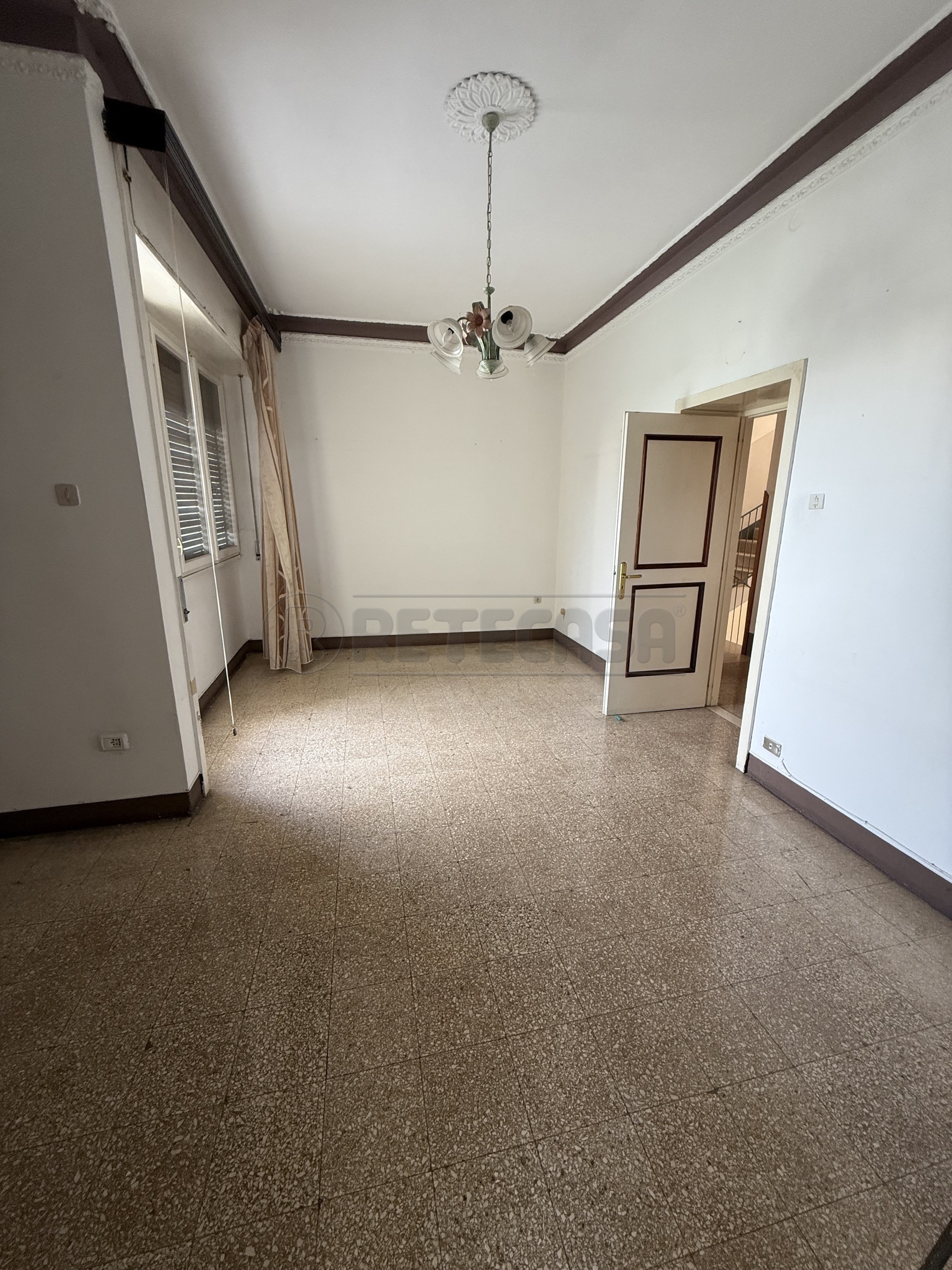 Appartamento da ristrutturare in viale della libert 56, Nard