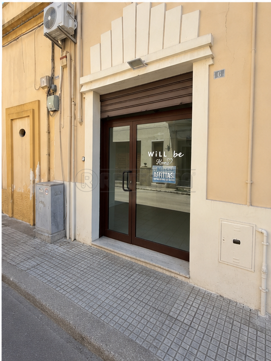 Locale commerciale in affitto in via generale cantore 6, Nard�