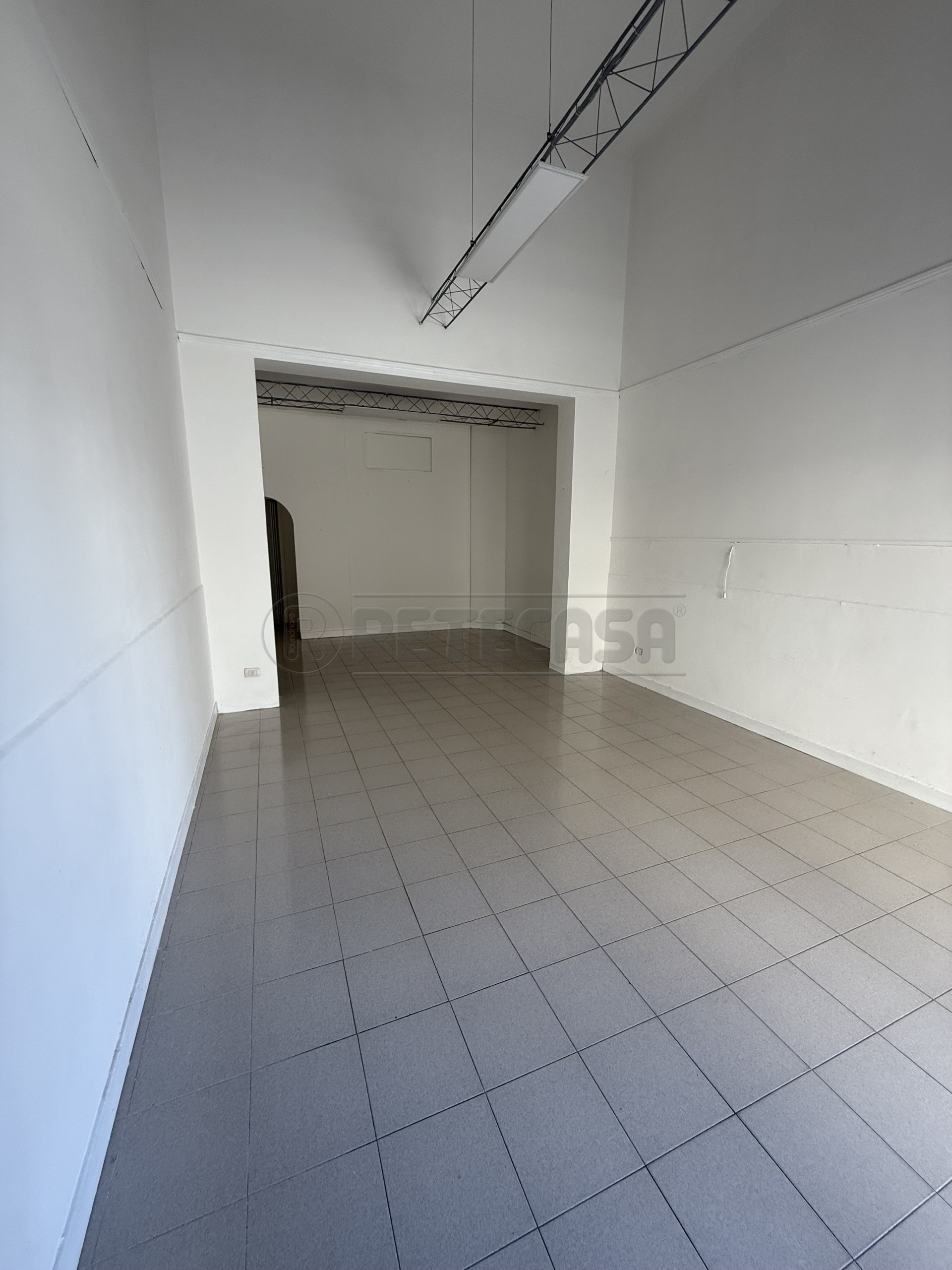 Locale commerciale in affitto in via generale cantore 6, Nard�
