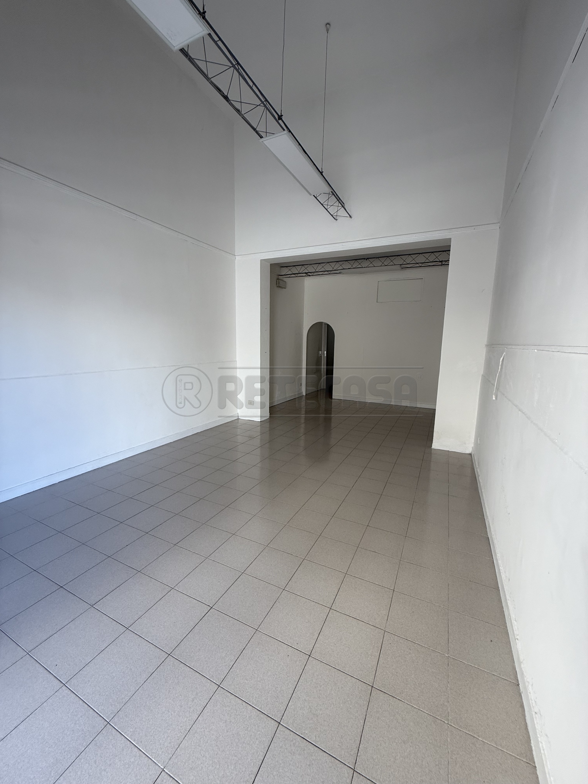 Locale commerciale in affitto in via generale cantore 6, Nard�