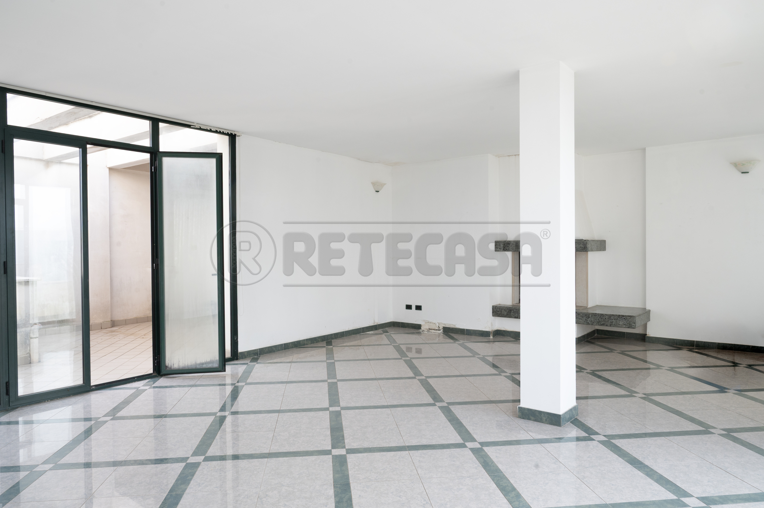 Attico con terrazzo in via pastrengo 1b, Nard�