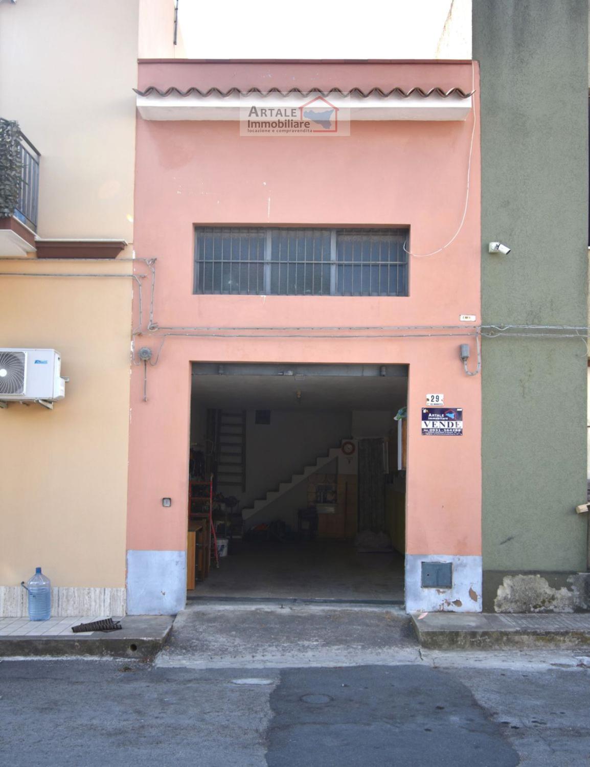 Box/Garage 54mq in vendita a Avola