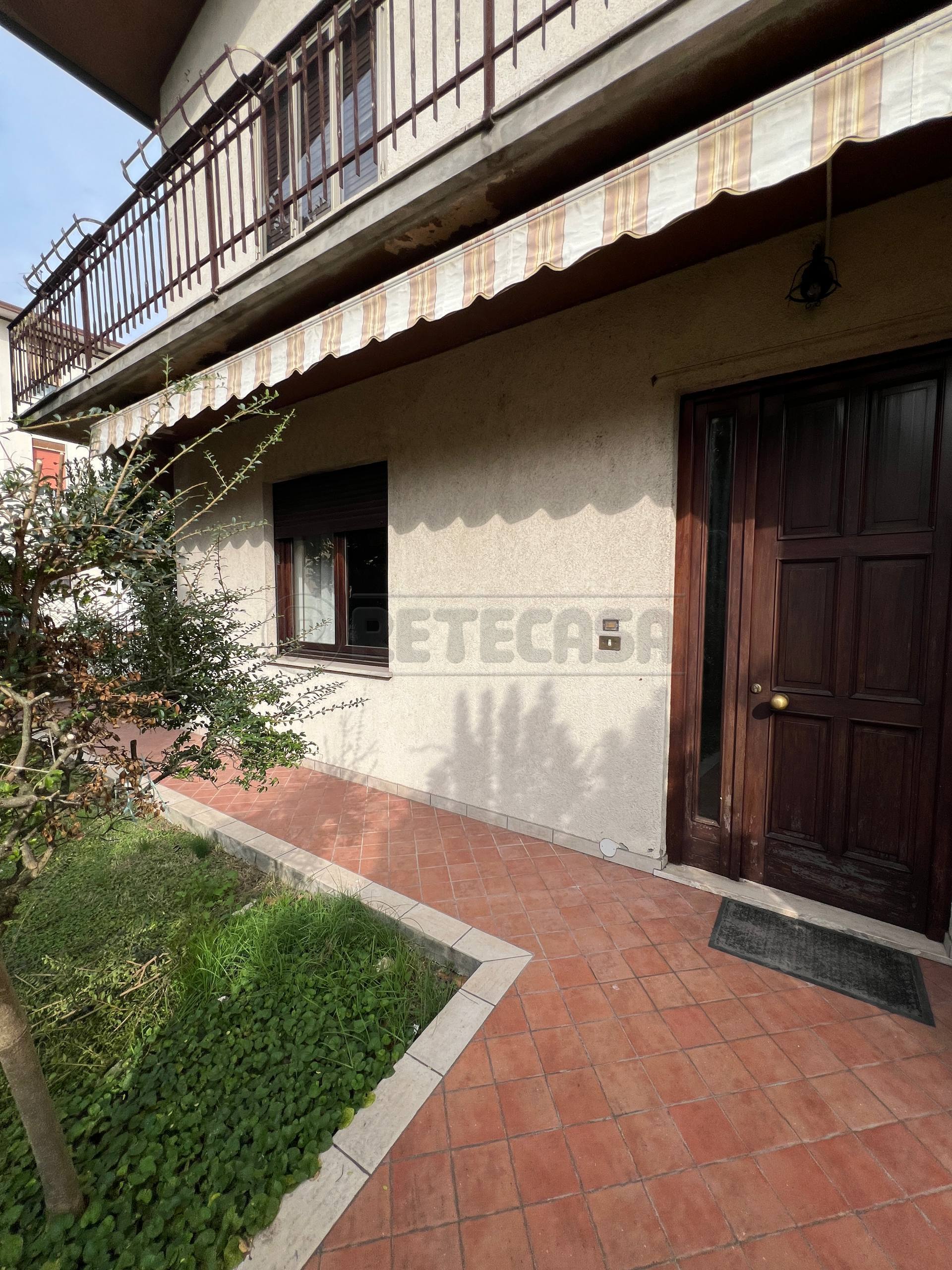 Casa indipendente con giardino in via b. croce 18, Brendola