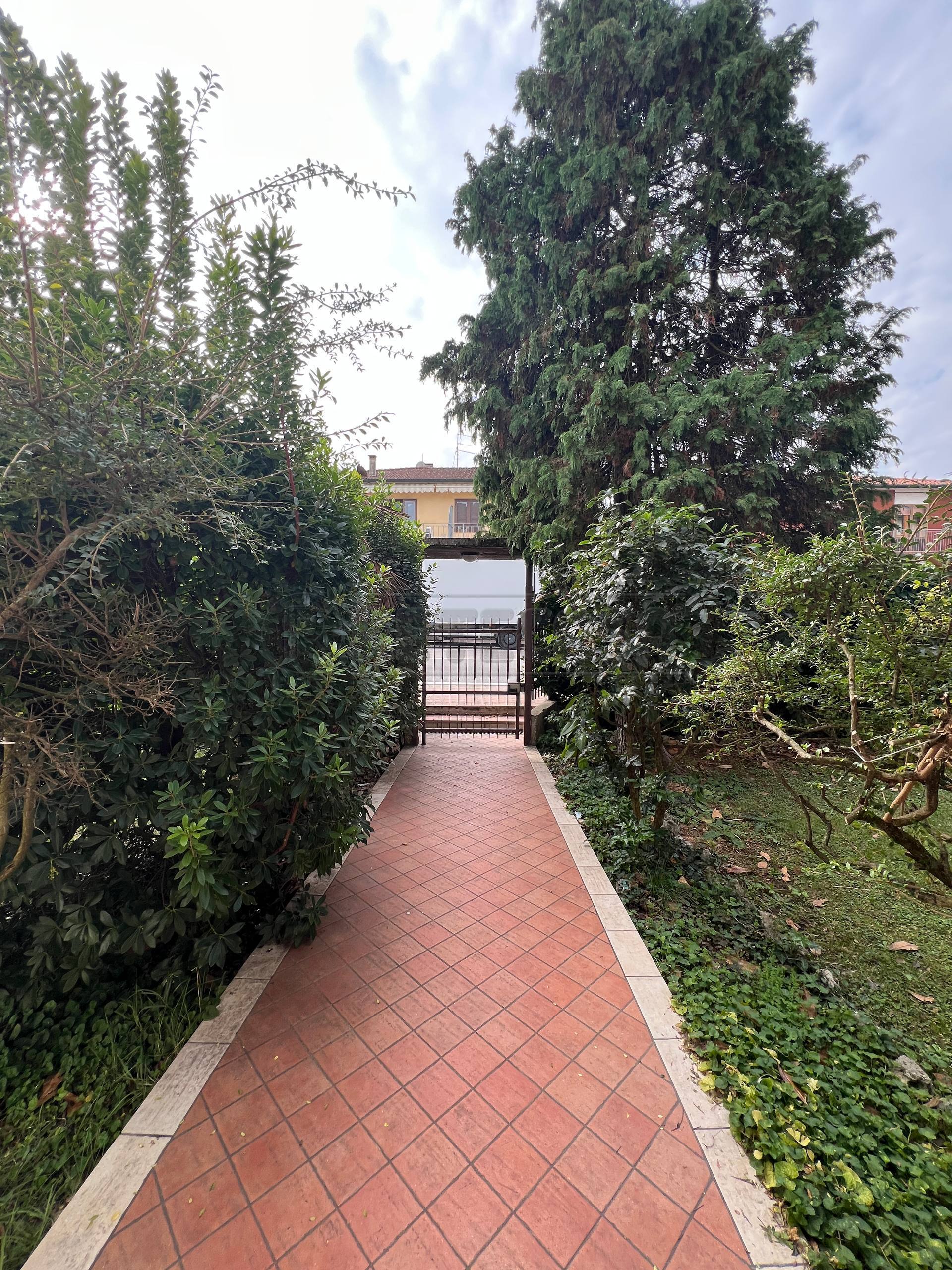 Casa indipendente con giardino in via b. croce 18, Brendola