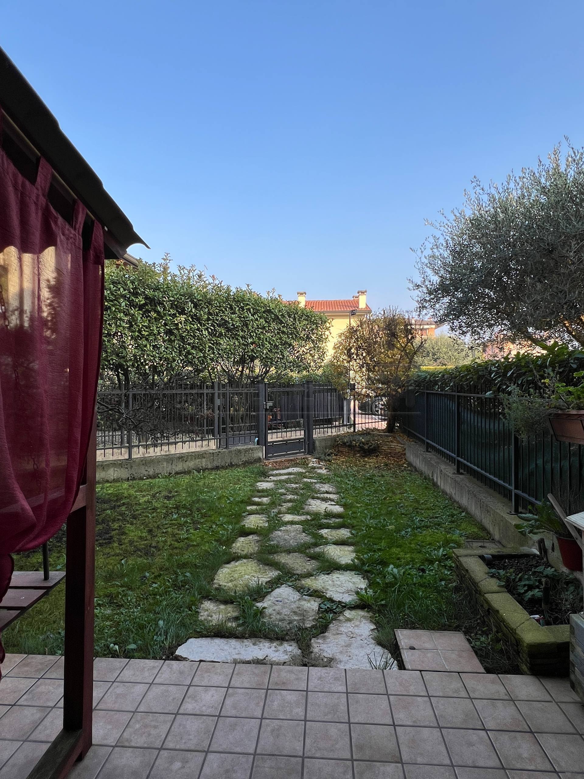 Appartamento con giardino in via silvio pellico 43, Sarego