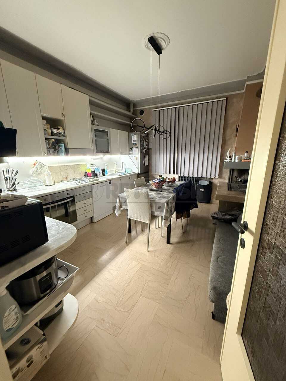 Appartamento con terrazzo in zona valle, Montecchio Maggiore