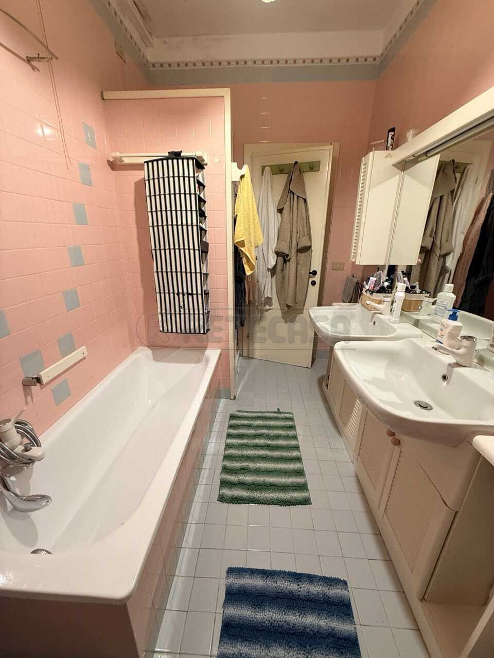 Appartamento con terrazzo in zona valle, Montecchio Maggiore