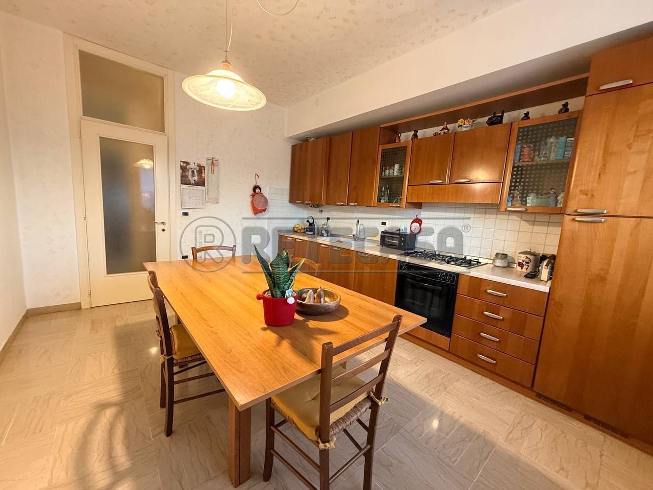 Appartamento con terrazzo in zona valle, Montecchio Maggiore