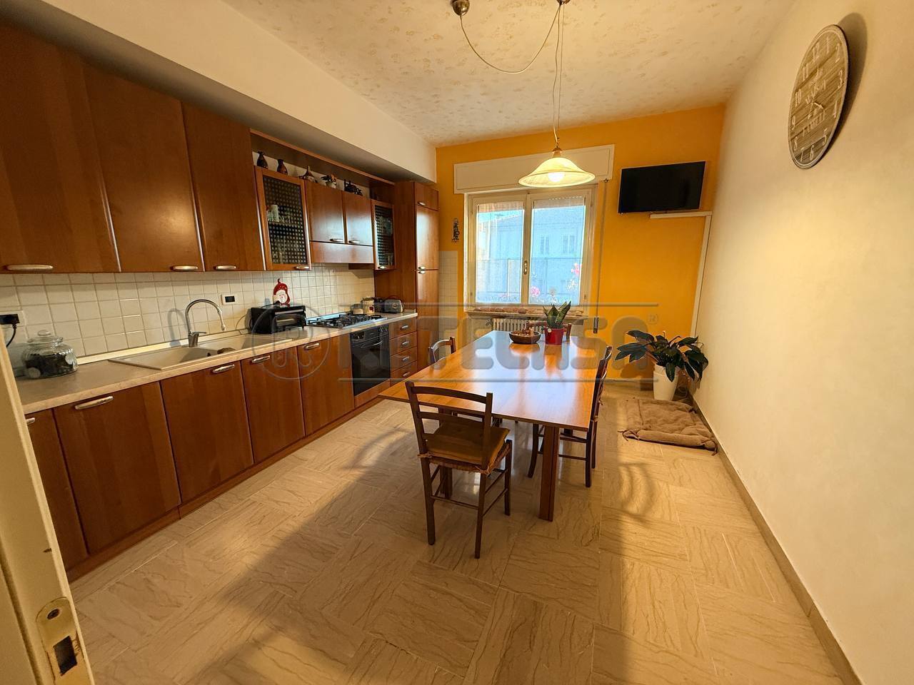 Appartamento con terrazzo in zona valle, Montecchio Maggiore