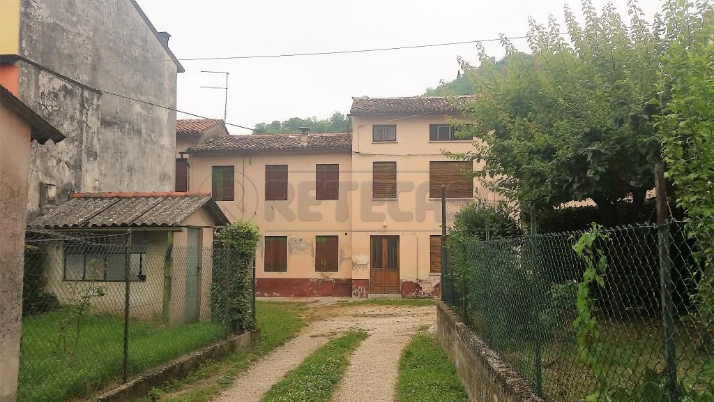 Casa indipendente con giardino in via fontanelle 13, Montecchio Maggiore