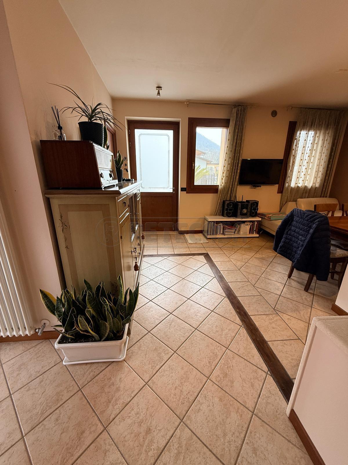 Quadrilocale con terrazzo a Val Liona