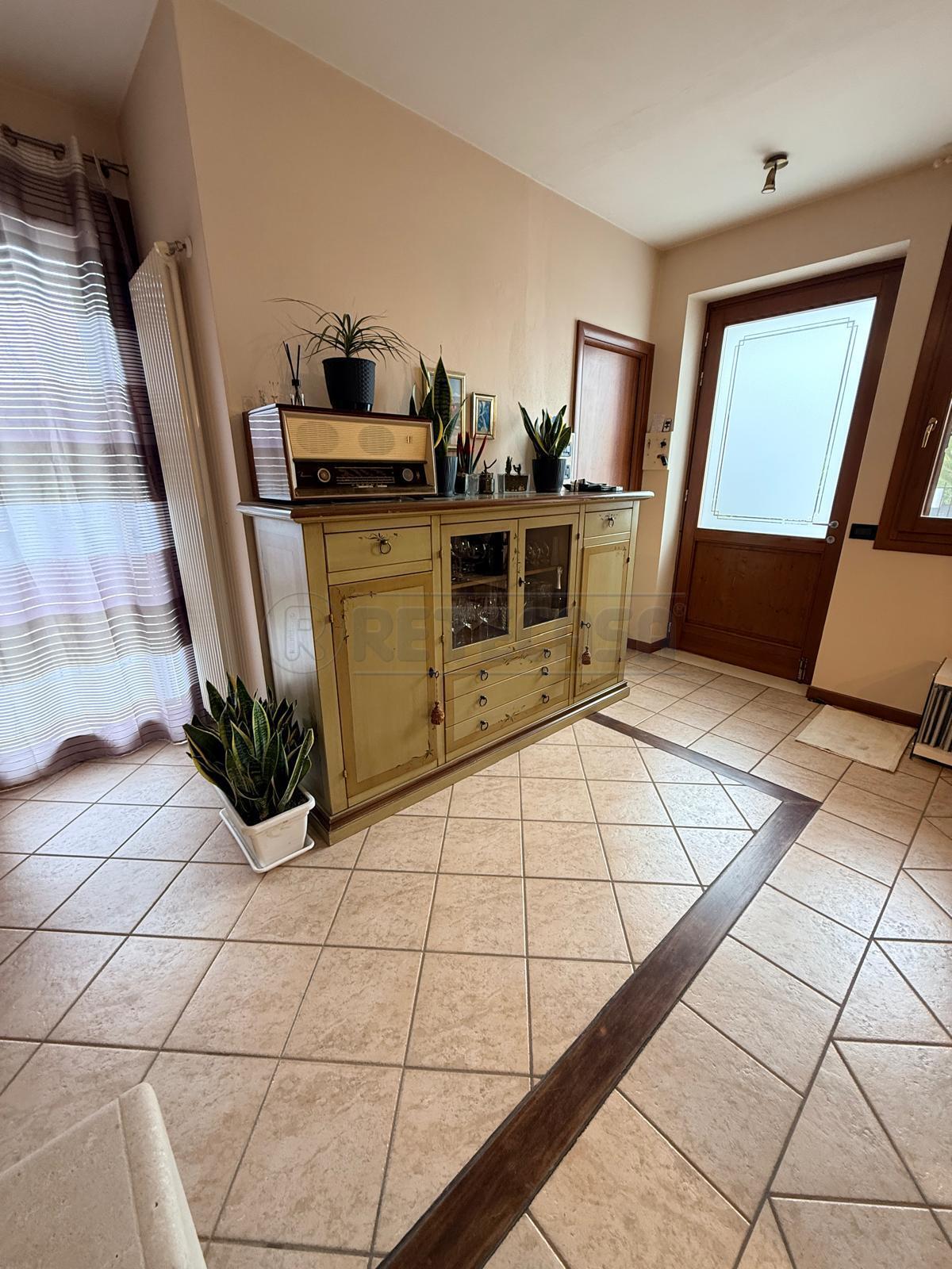 Quadrilocale con terrazzo a Val Liona