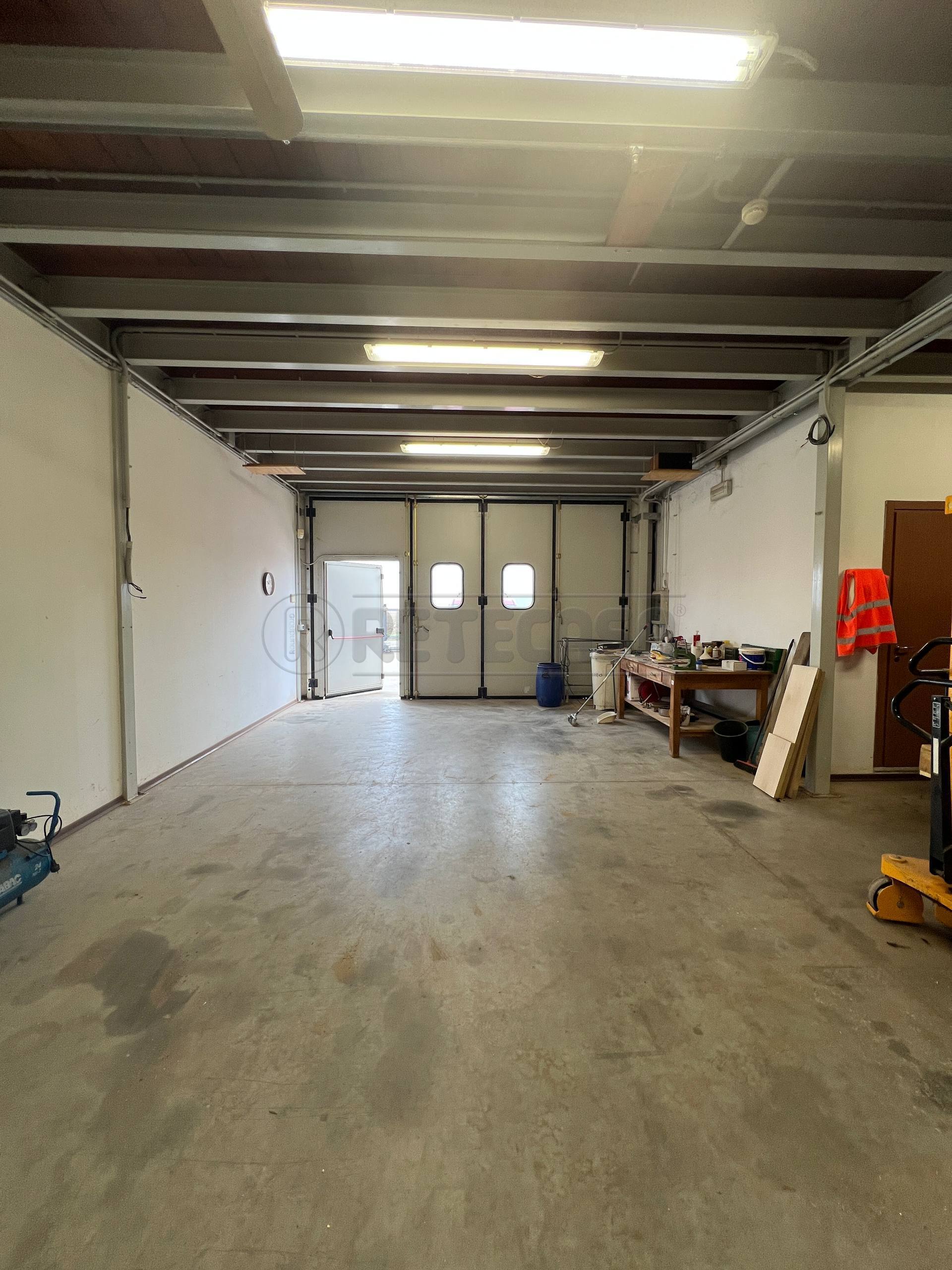 Capannone in affitto in via del progresso, Barbarano Mossano