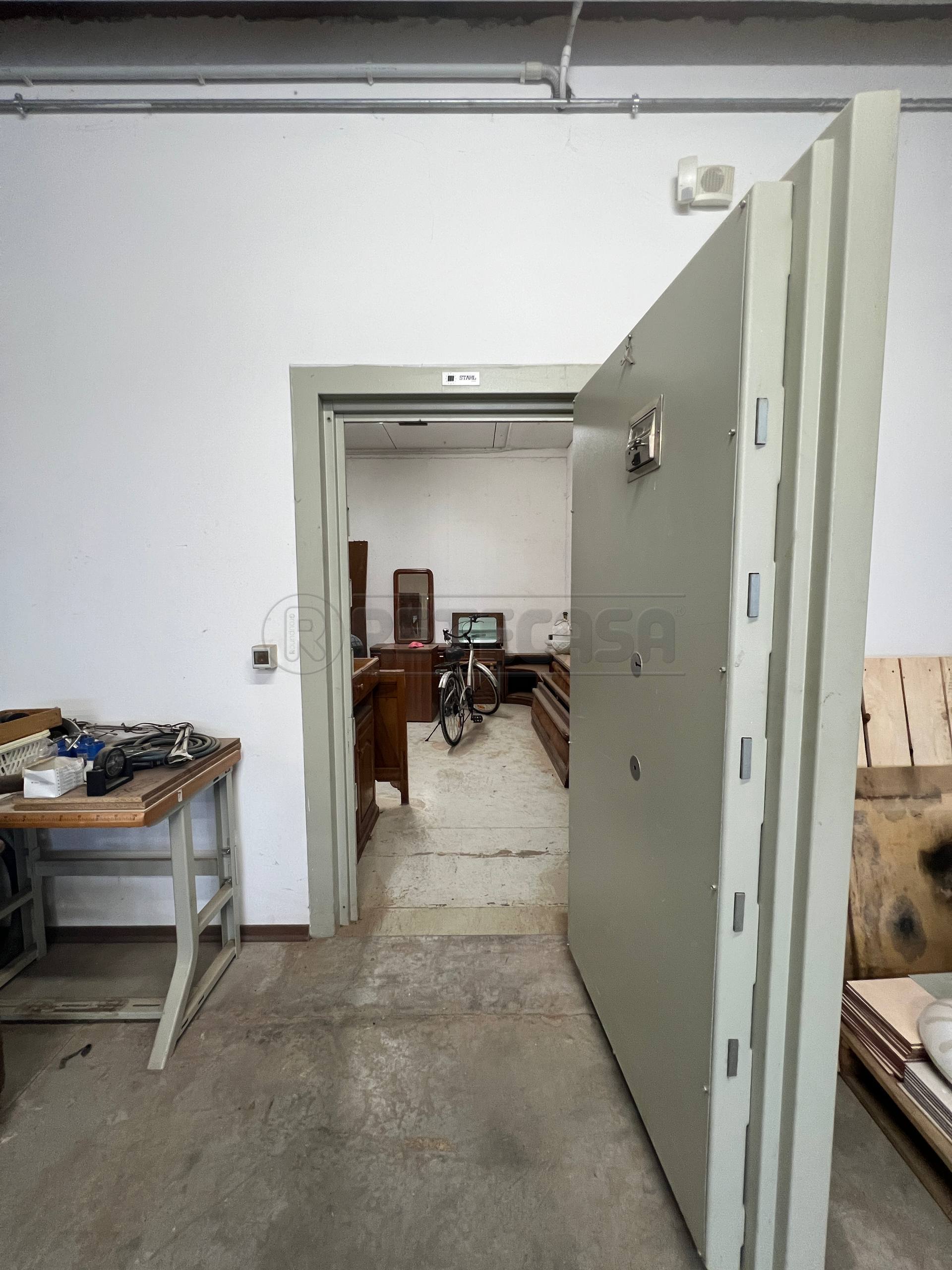 Capannone in affitto in via del progresso, Barbarano Mossano