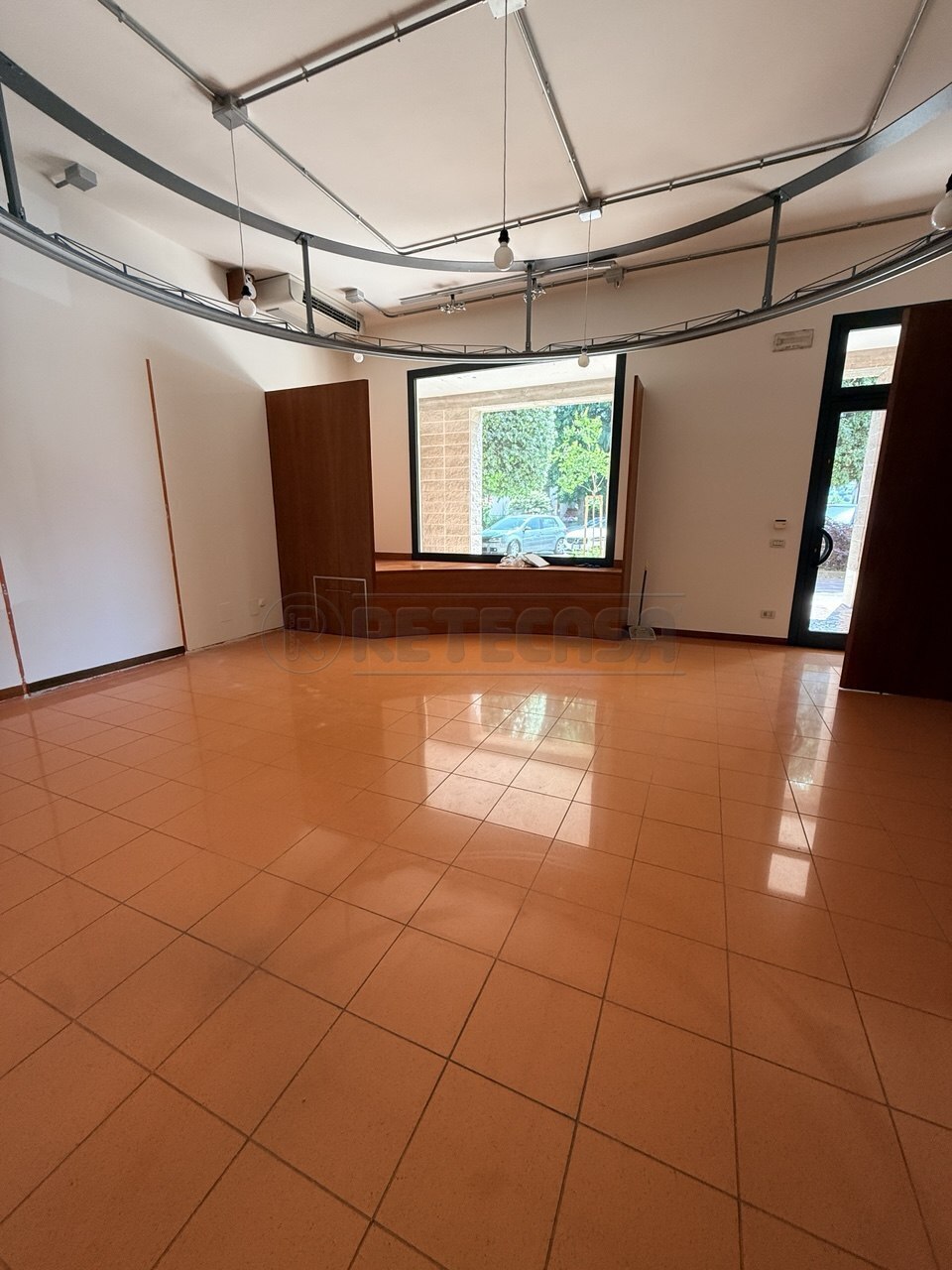 Locale commerciale in affitto in viale pietro ceccatoviale pietro ceccato, Montecchio Maggiore