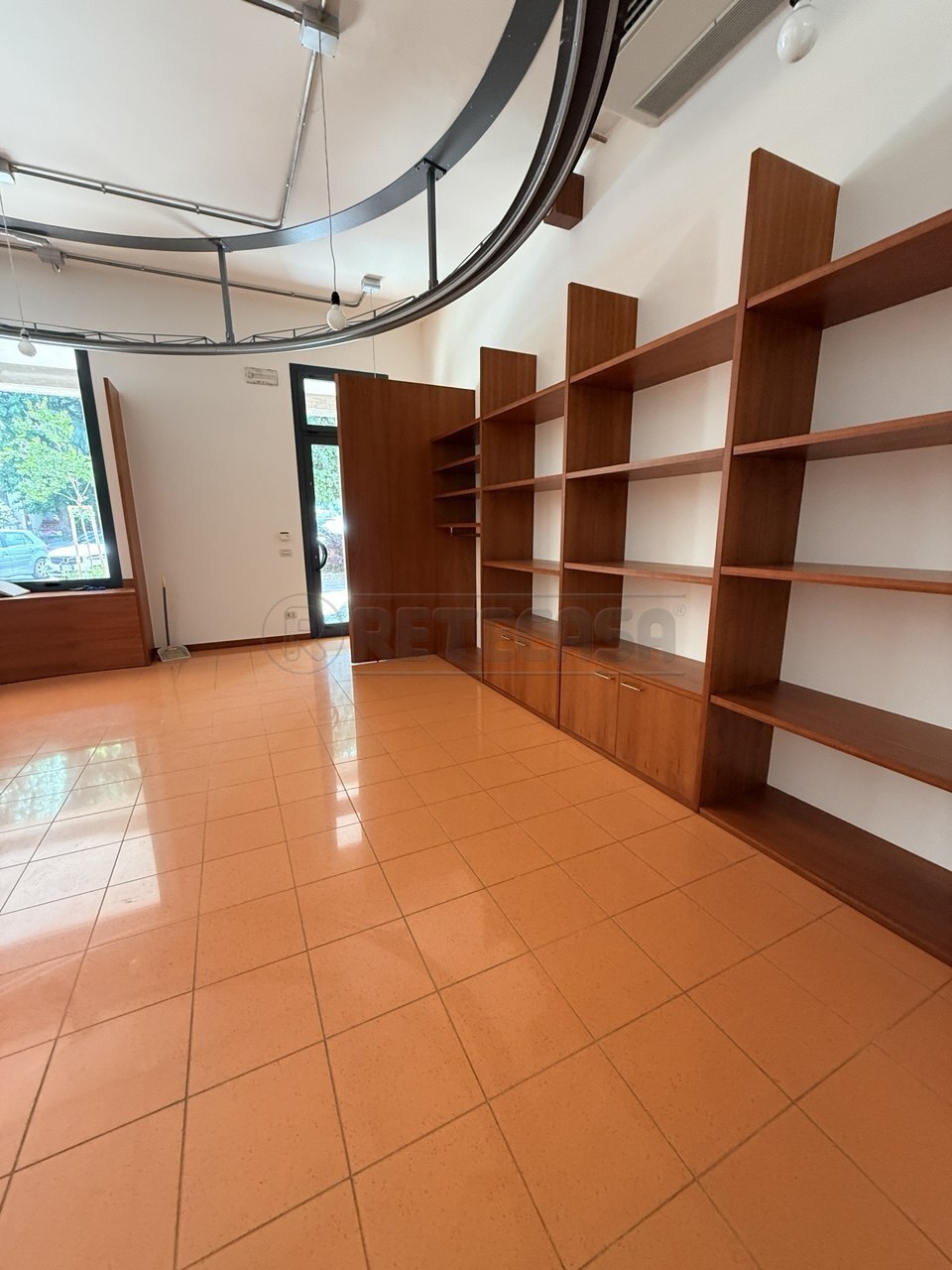 Locale commerciale in affitto in viale pietro ceccatoviale pietro ceccato, Montecchio Maggiore