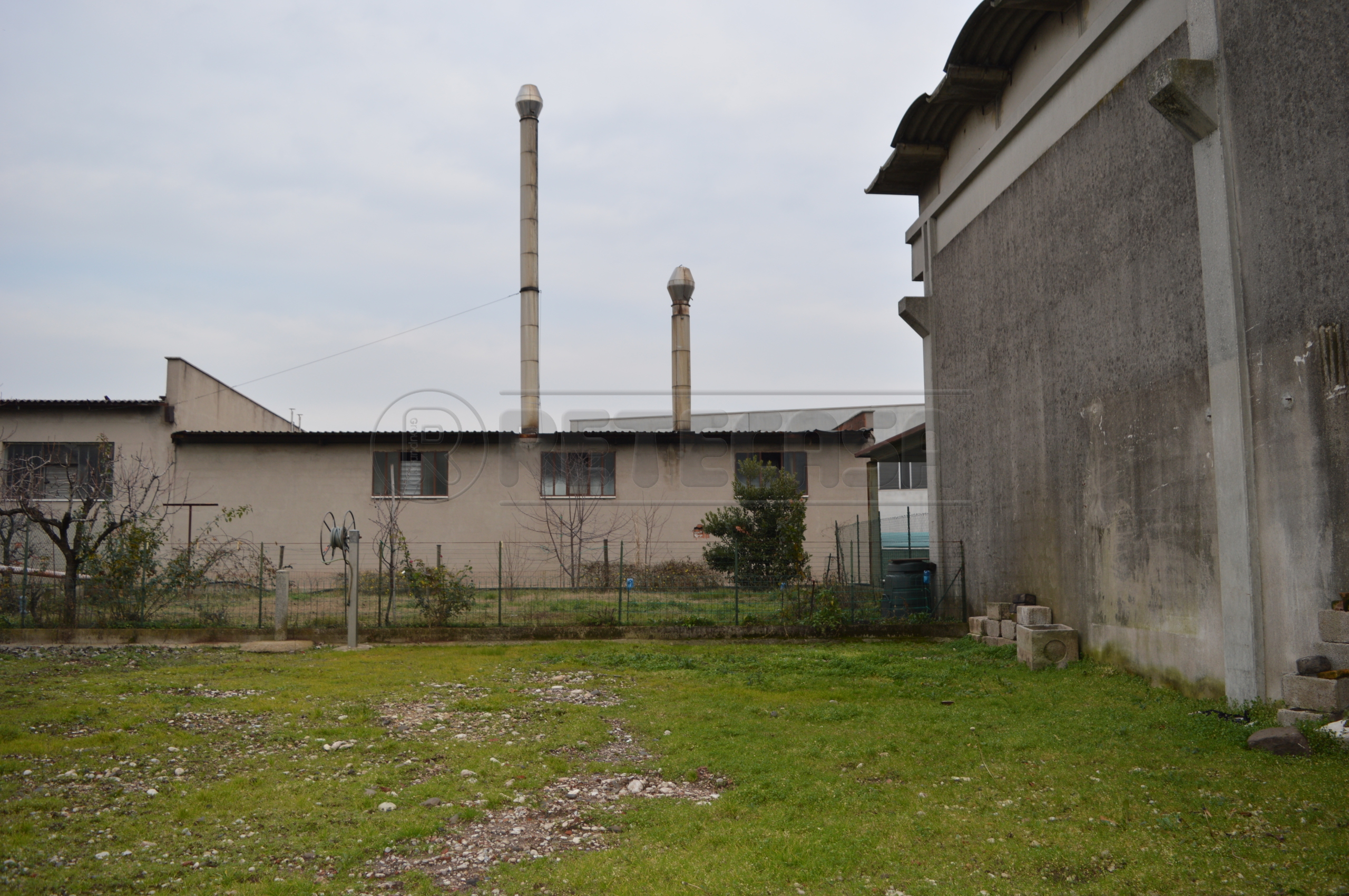 Capannone in vendita in via matteotti 52, Montebello Vicentino