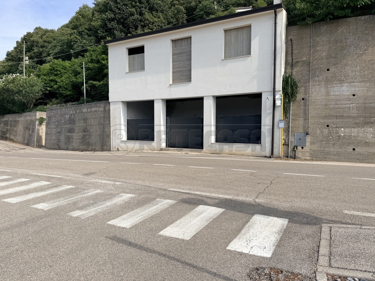 Magazzino nuovo in piazza roma, Val Liona