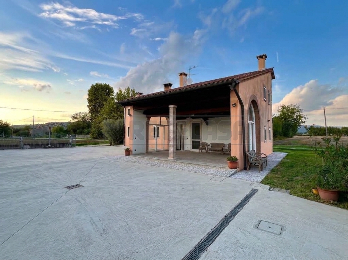Villetta a schiera con giardino in via roma 43, Sossano