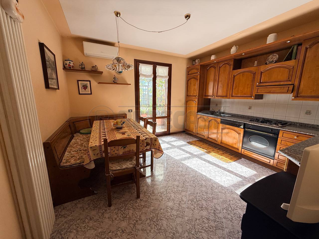 Casa indipendente con giardino in via giovanni giolitti 20, Montecchio Maggiore