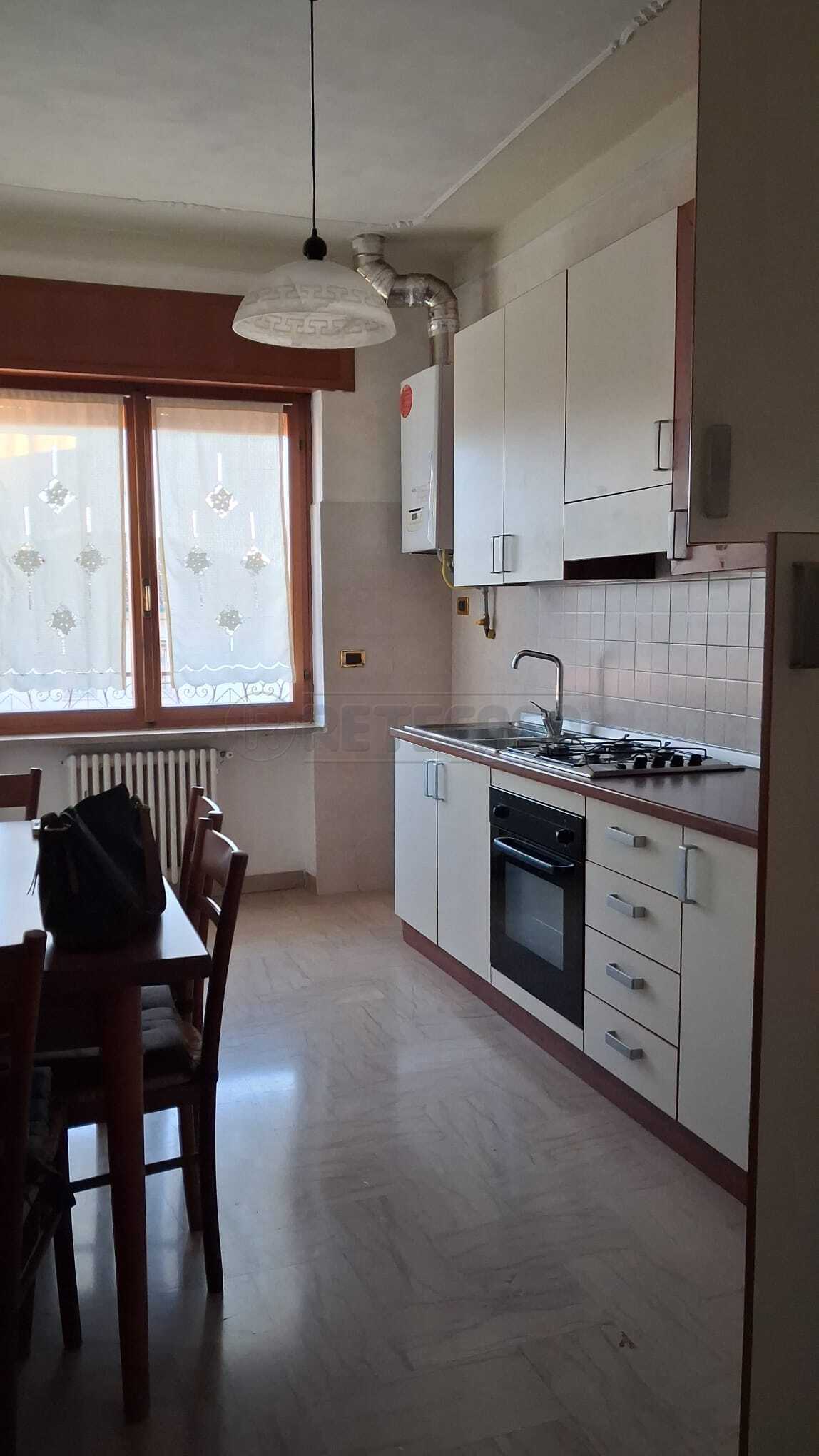 Appartamento con terrazzo in zona valle, Montecchio Maggiore