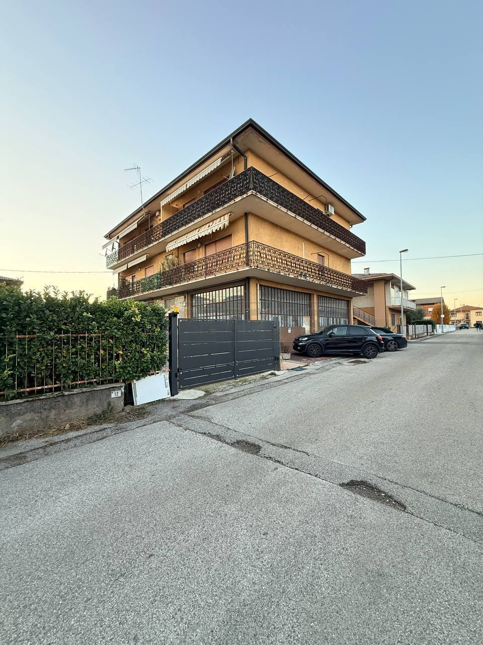 Appartamento con terrazzo in zona valle, Montecchio Maggiore