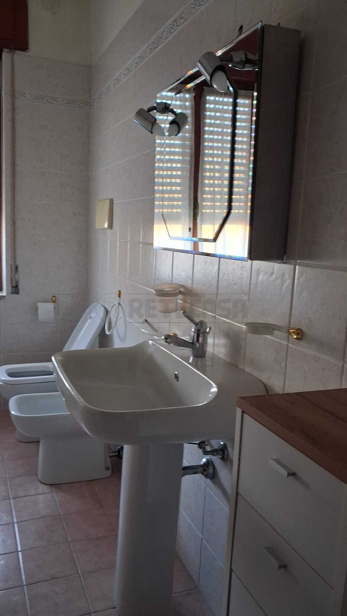 Appartamento con terrazzo in zona valle, Montecchio Maggiore