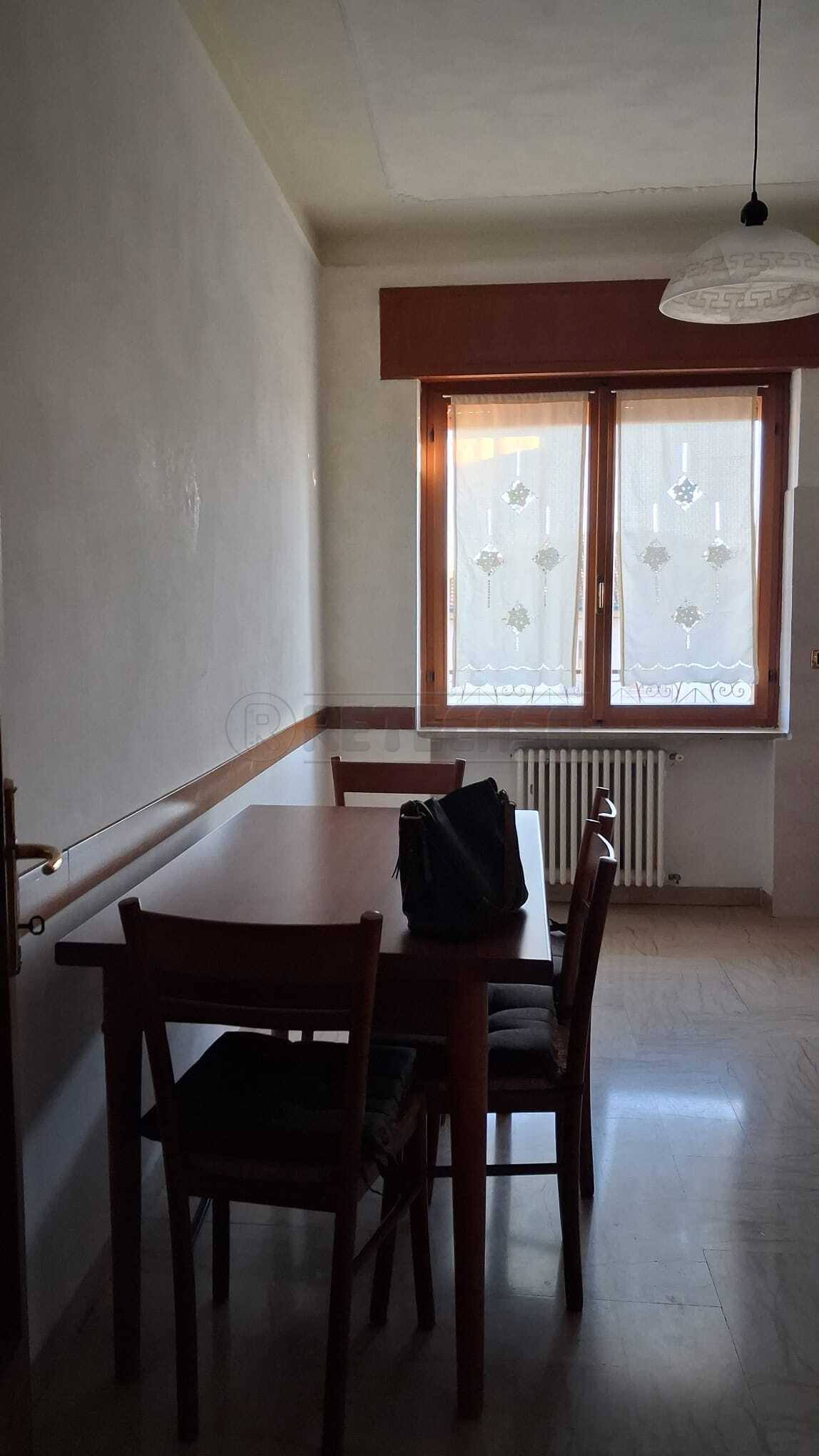 Appartamento con terrazzo in zona valle, Montecchio Maggiore