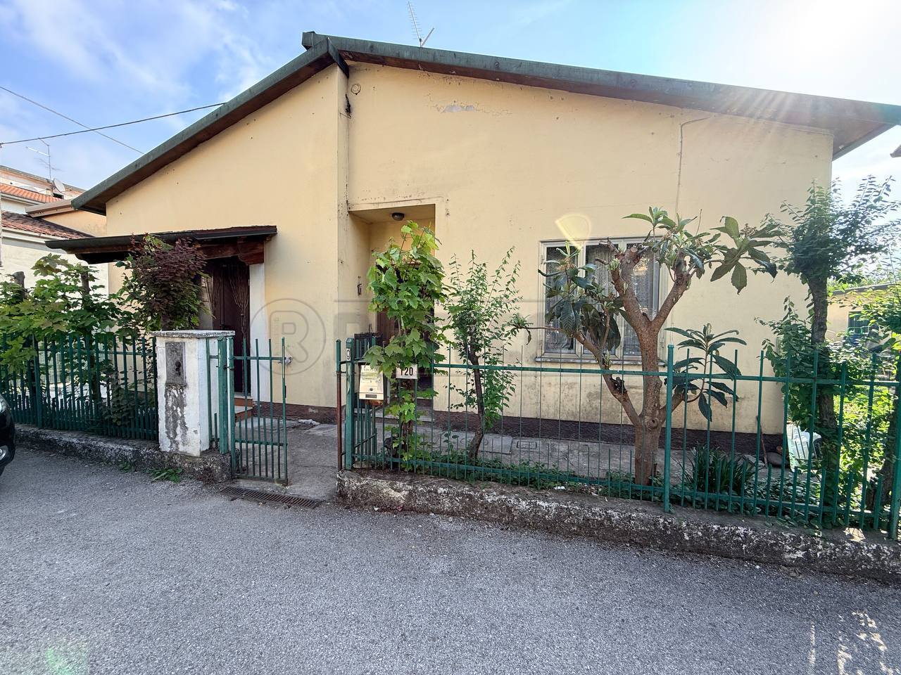 Villetta a schiera con giardino in via fermi 120, Montecchio Maggiore