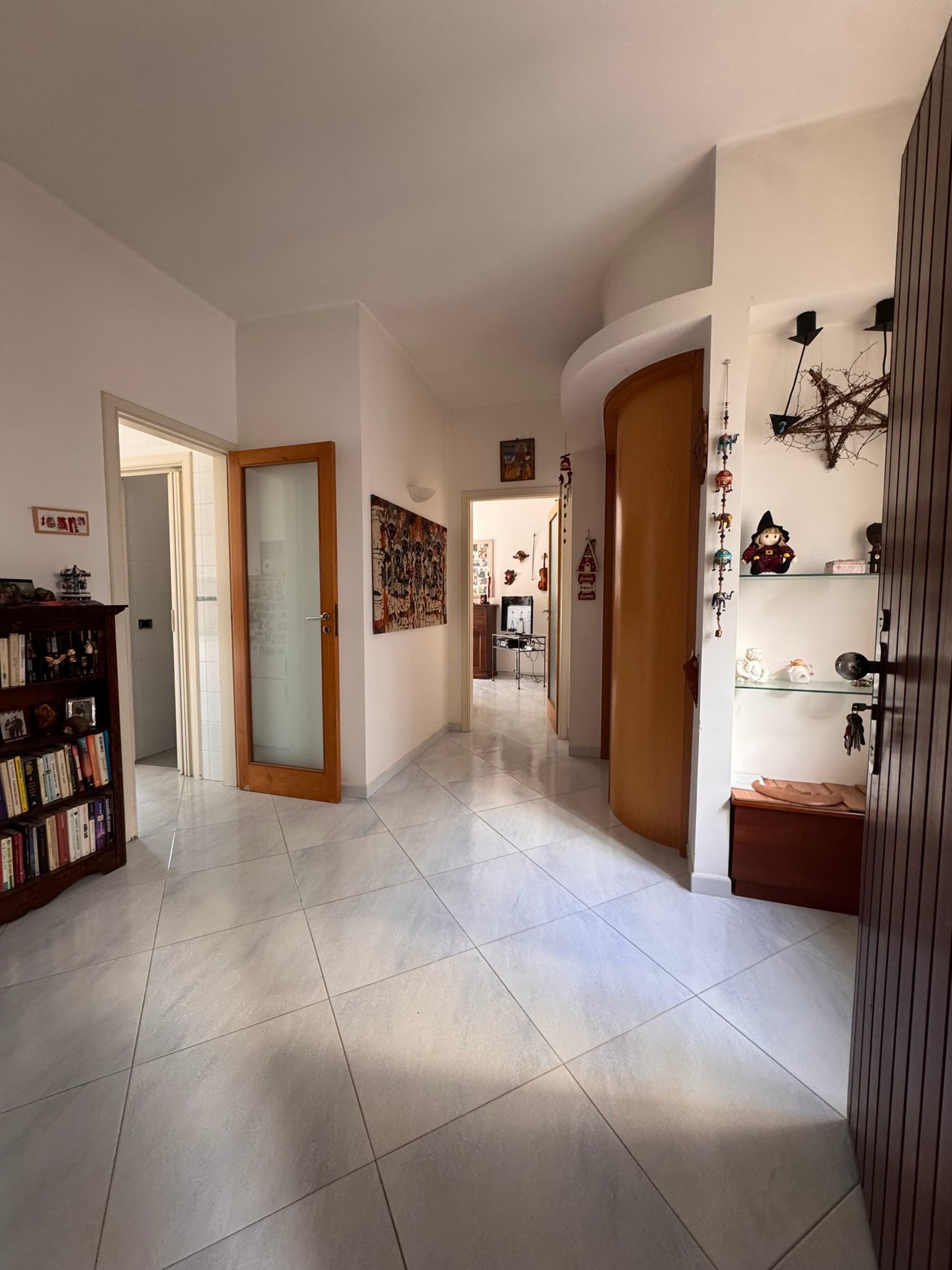 Appartamento con terrazzo in via f. monsignor tamborrino, Ostuni