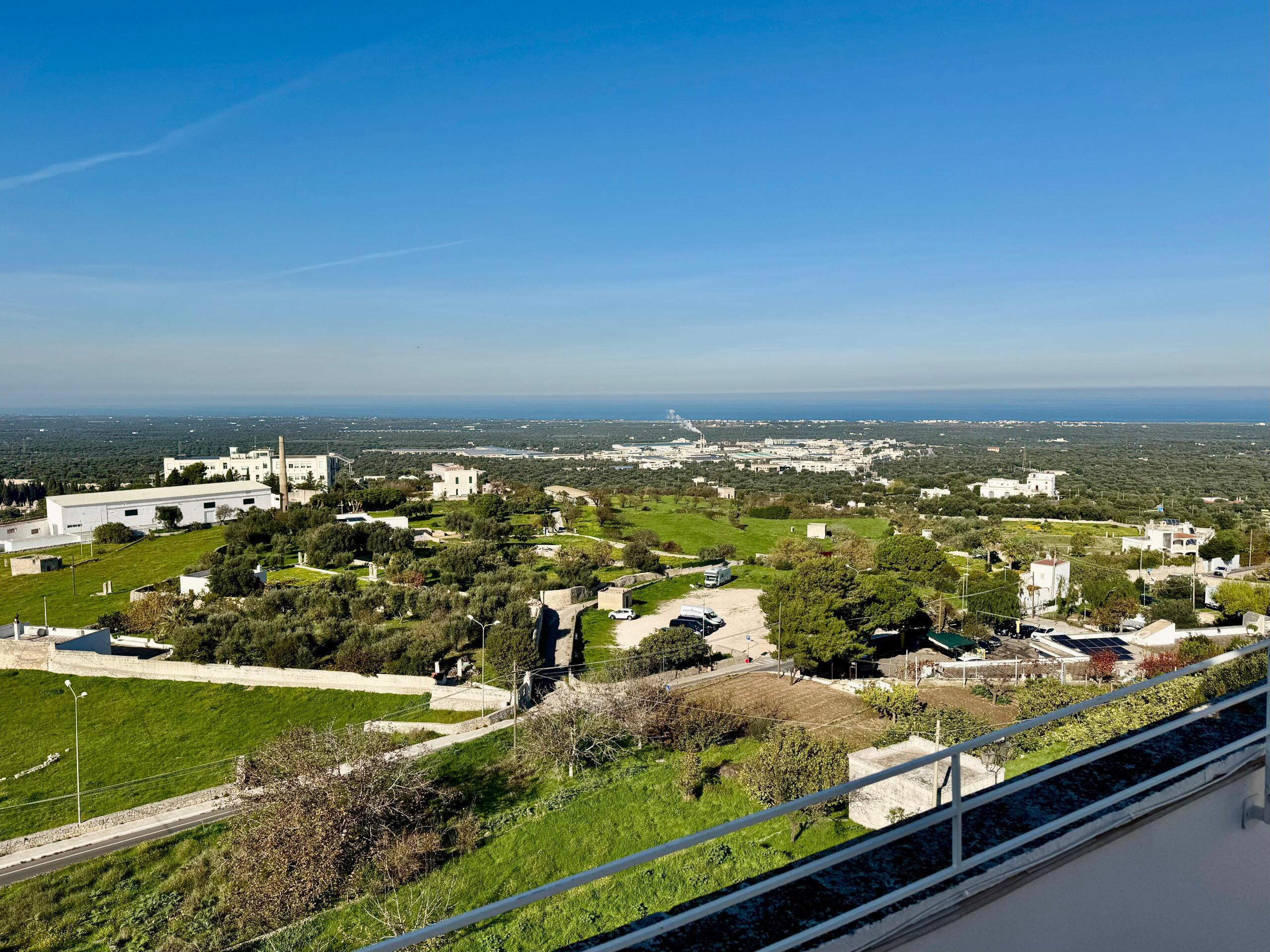 Casa indipendente con terrazzi in via leonardo clemente, Ostuni